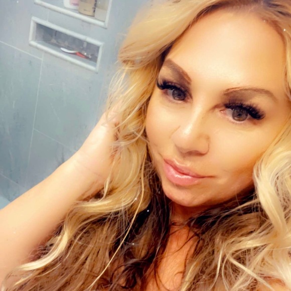 Meet your Posher, Angela - Picture 1 of 1